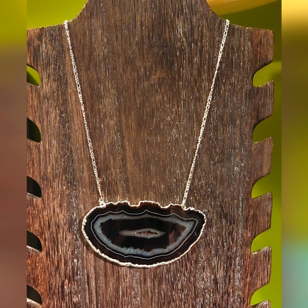 GORGEOUS Black Agate Statement Necklace